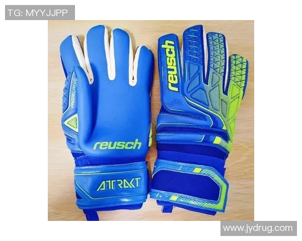 儿童足球球星专用手套助力小球员提升技能与比赛表现 儿童足球球星专用手套助力小球员提升技能与比赛表现