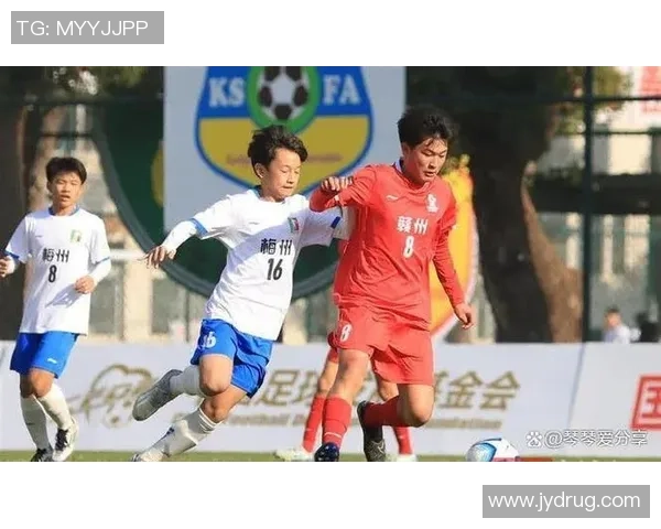 当足球巨星挥杆绿茵外绿茵场上的另一种精彩较量 当足球巨星挥杆绿茵外绿茵场上的另一种精彩较量