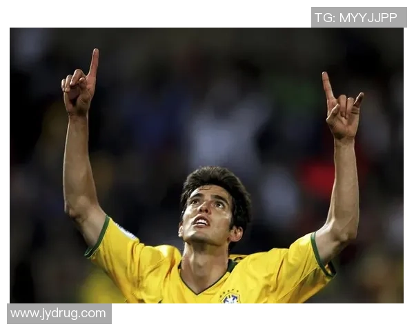 当代顶尖足球球星竞技风采与个人成就全解析 当代顶尖足球球星竞技风采与个人成就全解析