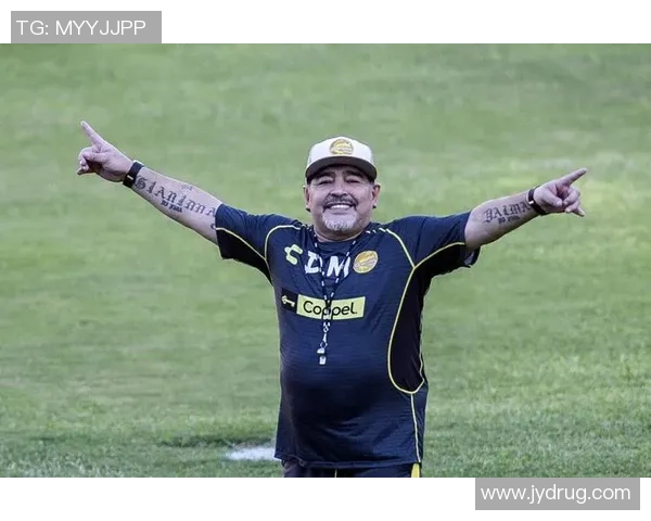 足球十号传奇再聚首 向经典致敬的巅峰对决视频回顾