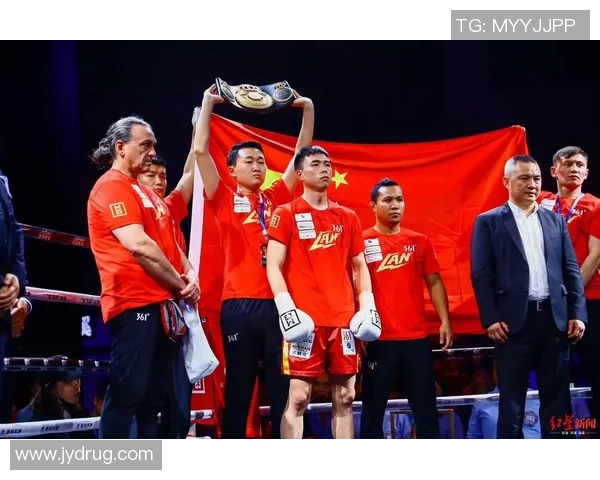 足球场上的命运悲歌：猝死球星背后的健康隐患与悲剧教训