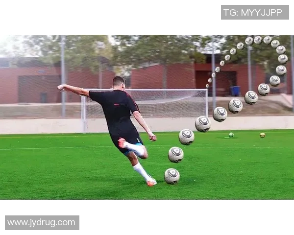 足球球星台灯亮相点亮梦想 用光影演绎激情与荣耀