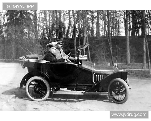 足球球星豪车大揭秘：全球顶级球员私密车库曝光背后的奢华与激情